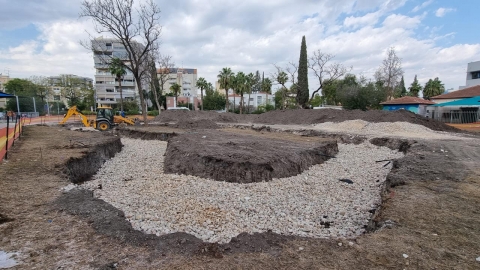 תחילת העבודות לפני כשבוע על המסלול השני במרכז העיר - גן נסיס.jpg