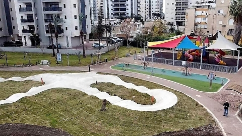 פארק נסיס רגע לפני סיום העבודות.jpg