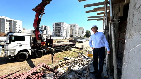 ראש העיר בסיור עבודה באתר של נועם מוריה.jpg