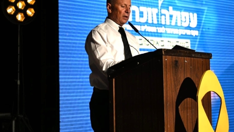 ראש העיר פותח את הטקס.jpg